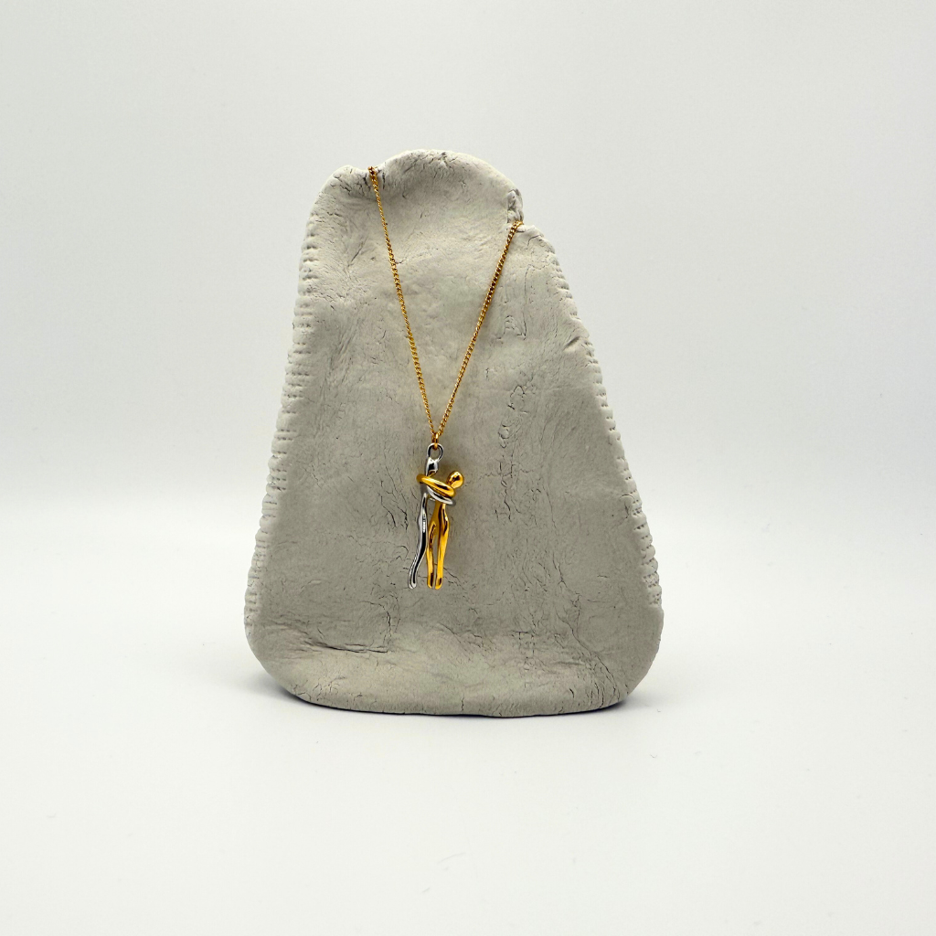 Necklace Hug