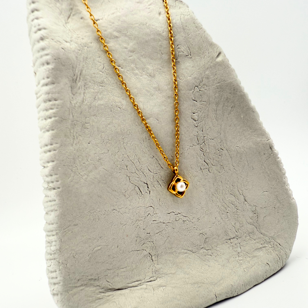 Necklece Flower and Pearl