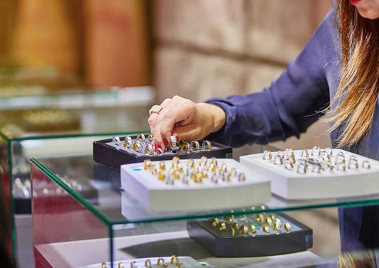 Personalized couple jewelry: meaningful romantic gift ideas