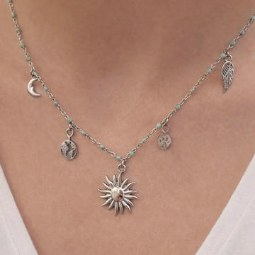 Collares con charms: La tendencia definitiva para llevar joyas chulas en tu día a día