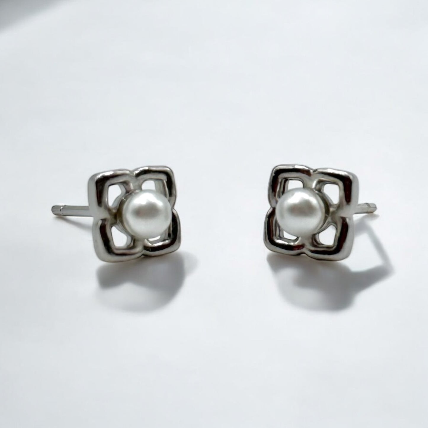 Earring Flower and Pearl