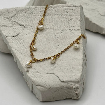 Hanging Pearls Bracelet